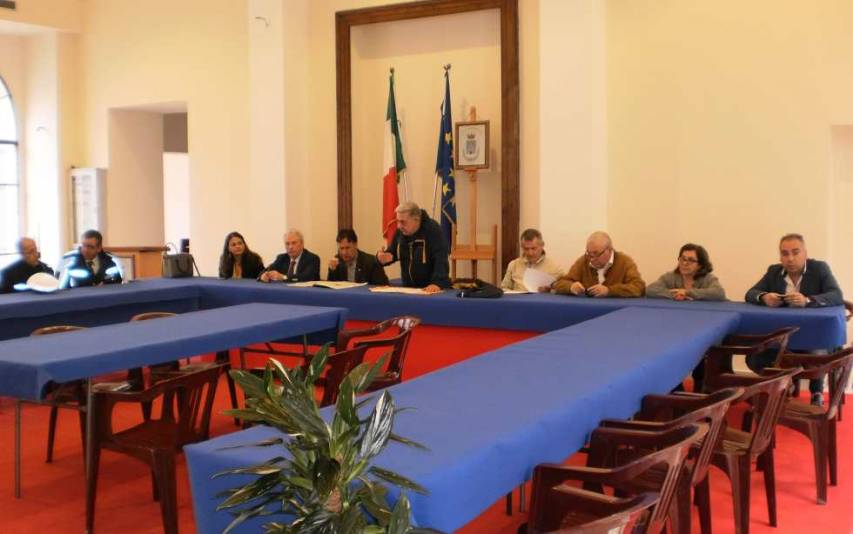 Assemblea dei dipendenti per chiedere incontro agli amministratori di Castrovillari