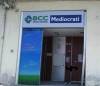 Rubano il bancomat ma lo perdono durante la fuga