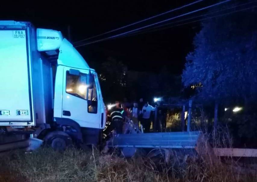 Scontro tra camion a Luzzi. Due i feriti