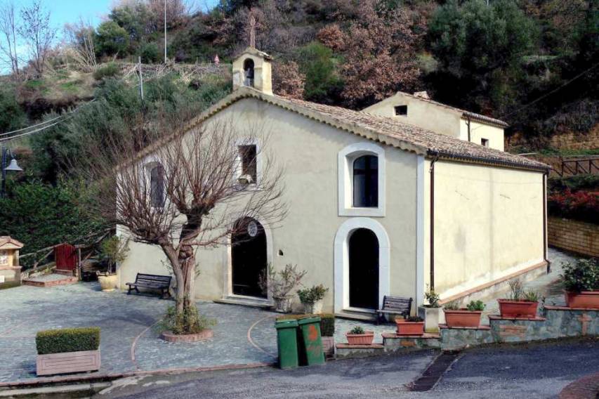 Furto nella chiesa della Madonna della Cava a Luzzi