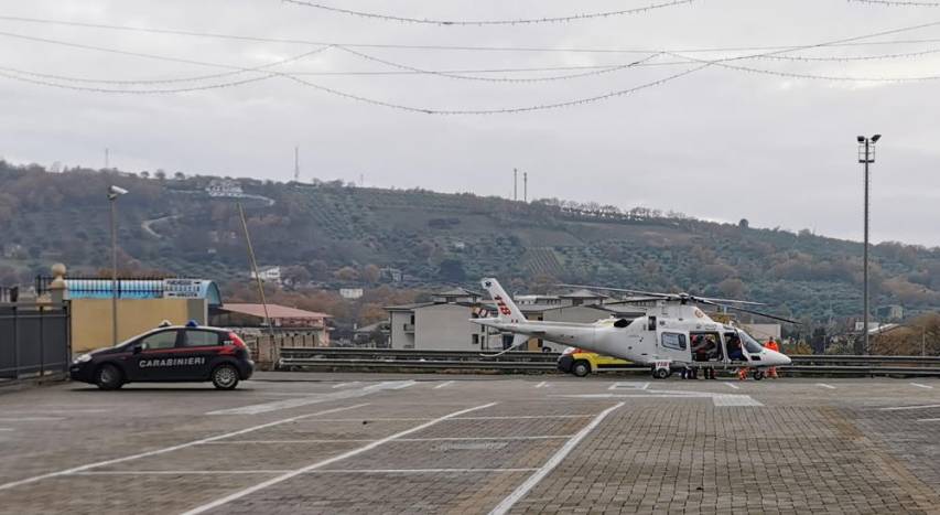 Paura a San Lorenzo del Vallo. Giovane trasportato in elisoccorso in ospedale