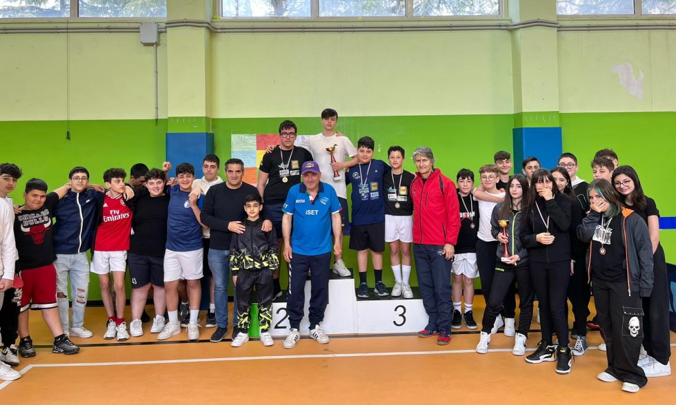 Luzzi. Torneo scolastico per celebrare la giornata mondiale del tennistavolo