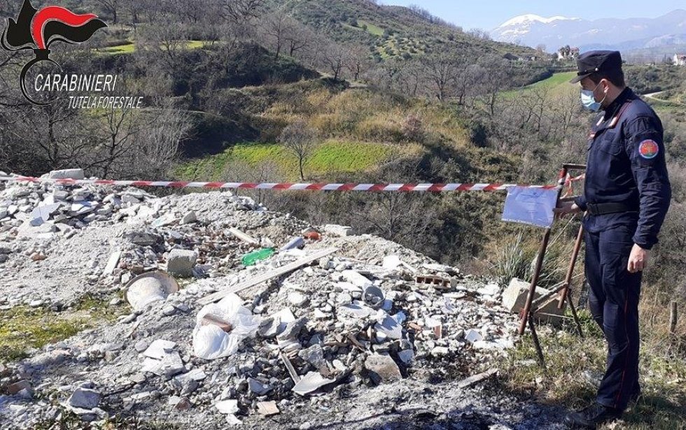 Altomonte. Smaltimento illecito di rifiuti. Denunciato un uomo