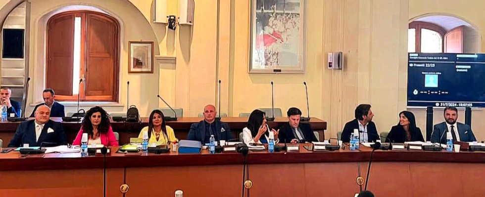 L’opposizione sulla maggioranza Stasi: «Silenzio e favoritismi»