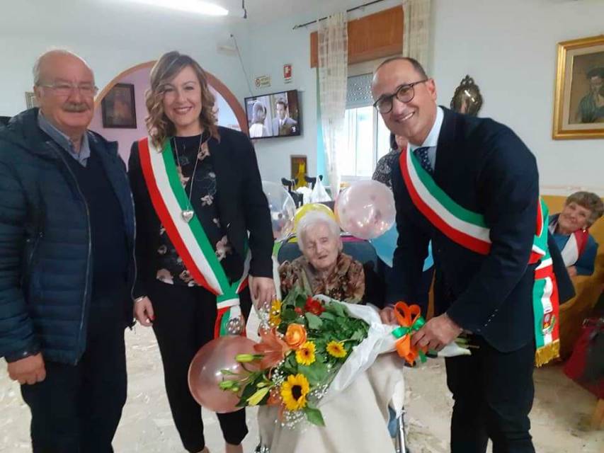 Festa per i cento anni di Angelina Caparelli