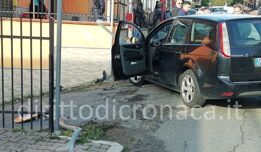 Muore mentre è alla guida della propria auto a Terranova