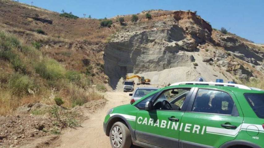 Sequestrata cava a Spezzano, due persone denunciate