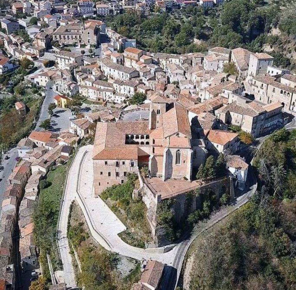 Un panorama dall'alto della cittadina 