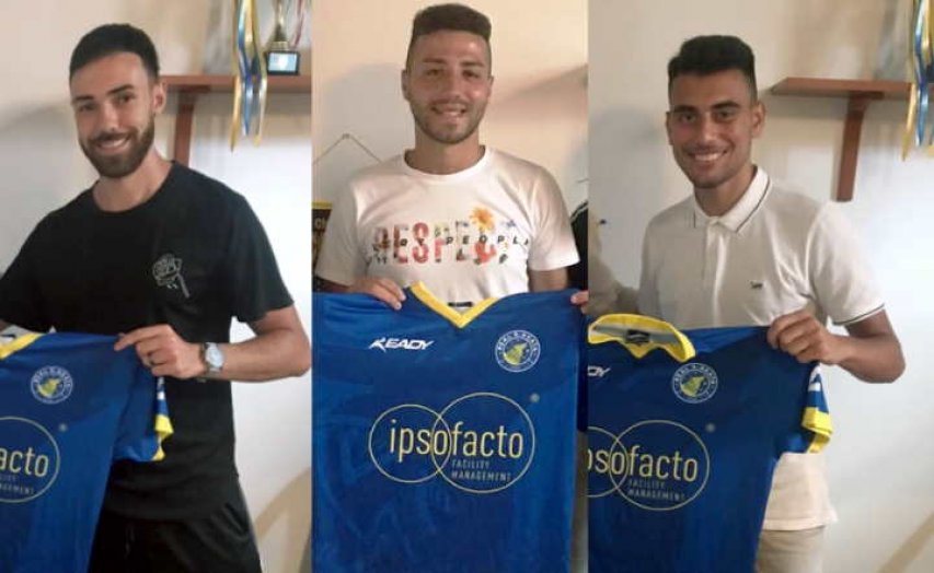 I nuovi Grasso, Esposito e Impieri posano con la maglia gialloblu 