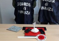 Arrestare due persone per traffico di droga