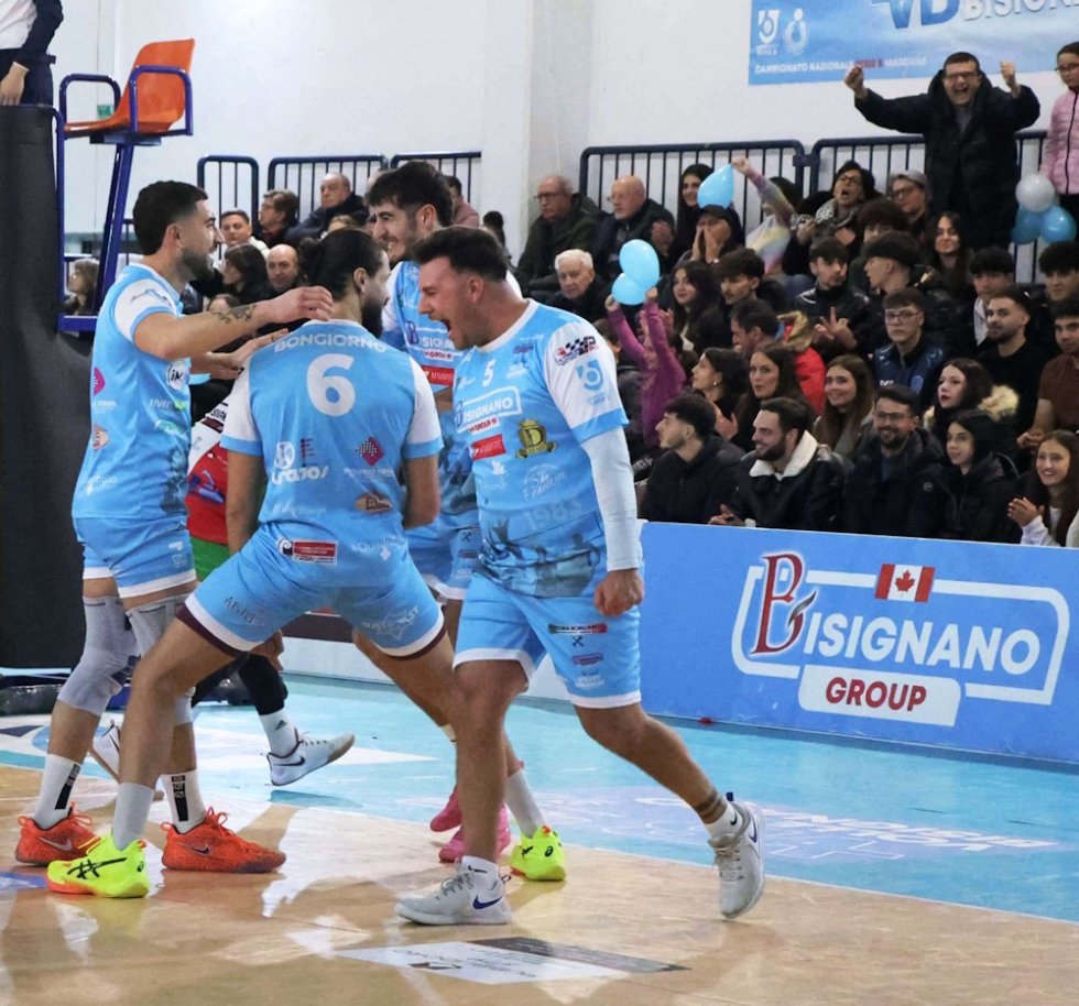 Un'esultanza dei giocatori di Bisignano 