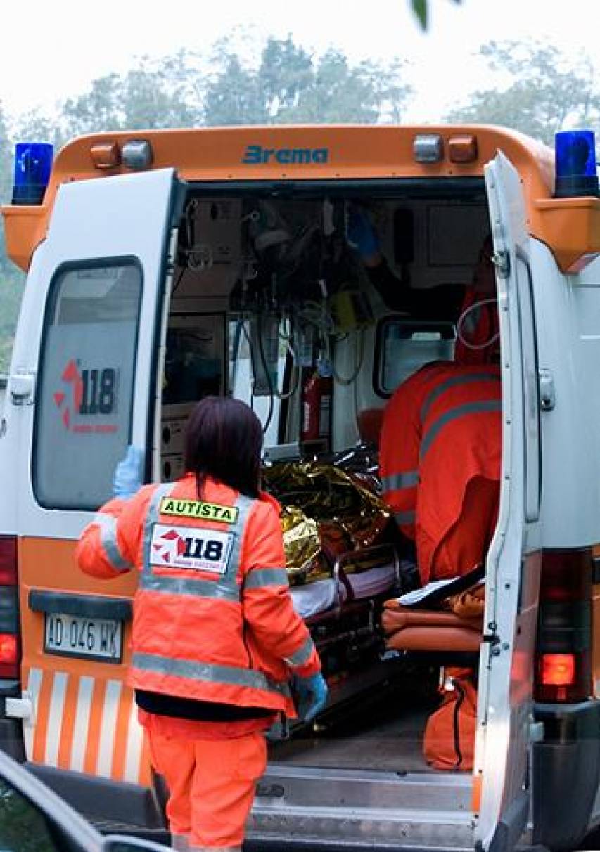 Violento incidente fra furgone e trattore a Cammarata. Un ferito grave di San Lorenzo AGG. 12.15