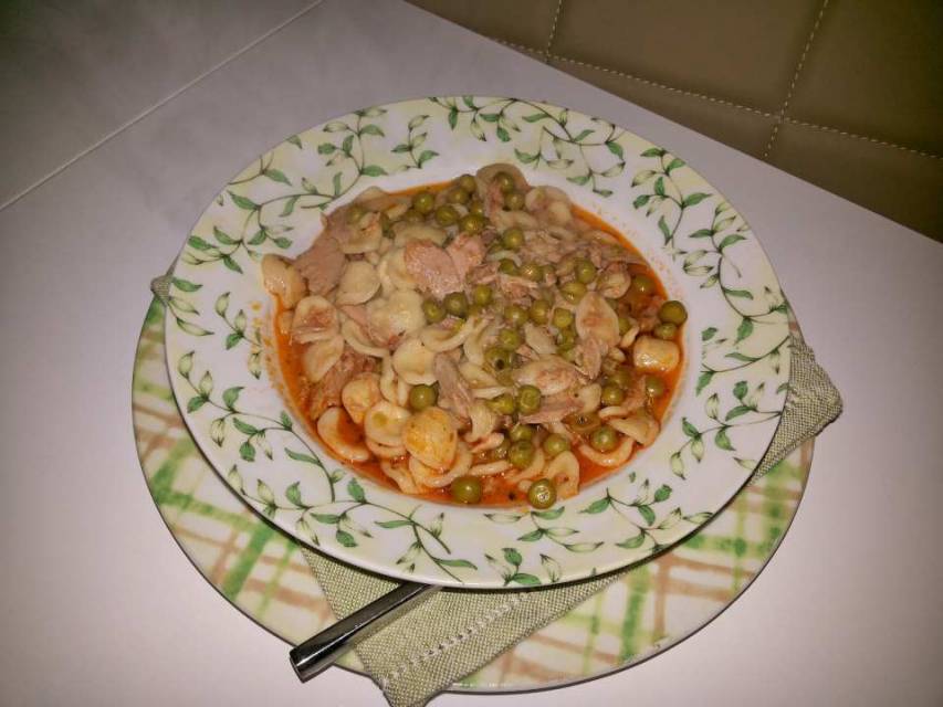 Pasta con tonno e piselli