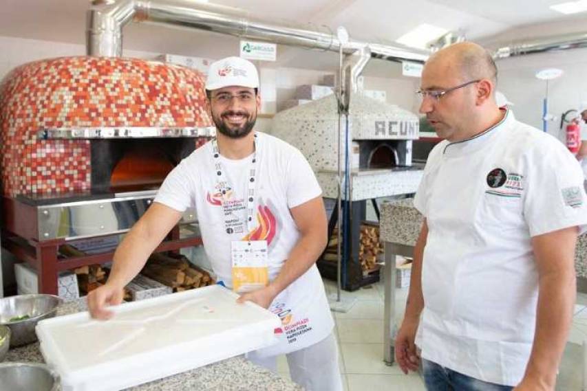 Luca Tudda alle Olimpiadi della Pizza tenutesi a Napoli 