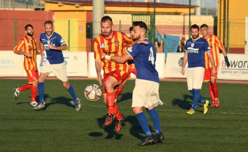 CALCIO ECCELLENZA - Isola Capo Rizzuto batte 2-0 il Corigliano